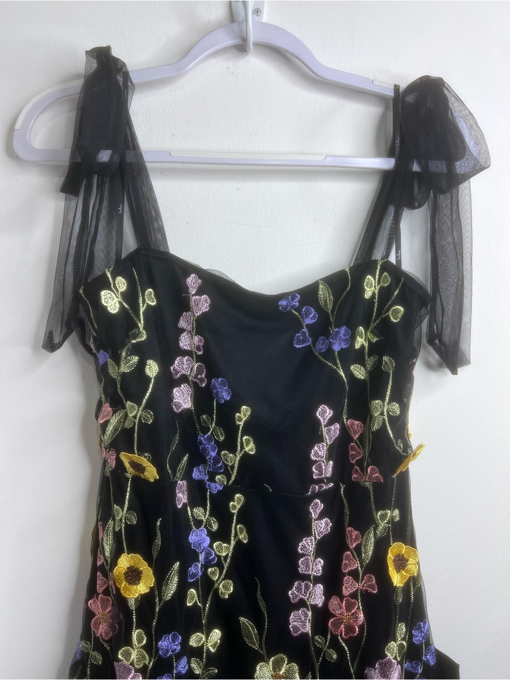 Lulus Thriving Poise Black 3D Floral Embroidered Tie-Strap Maxi Dress NWT Size L - Picture 7 of 17